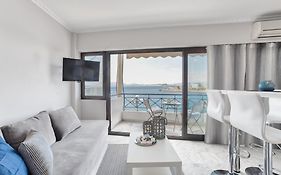 Modern Seaside Oasis In Pireas, Seaview & King Bed
